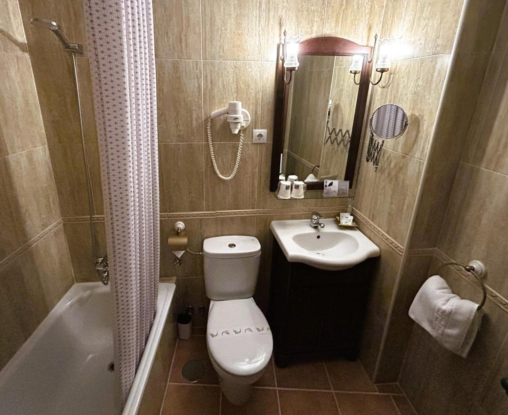 Double or Twin Room,1325449741:JPEG